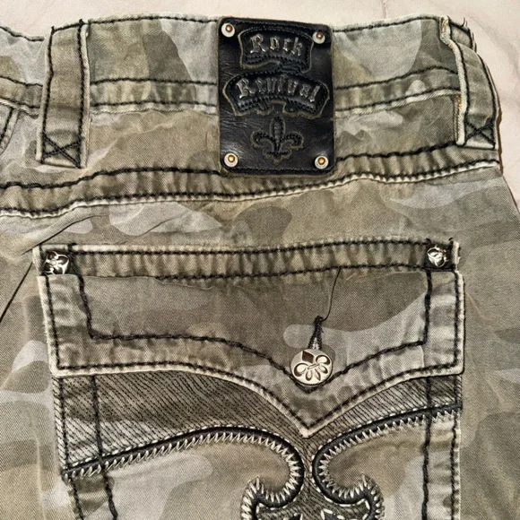 Rock Revival mens camo shorts ( greens) EUC size 38 /23 - Picture 3 of 8